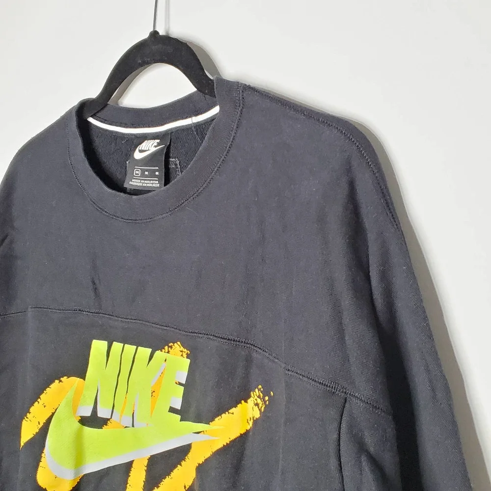 NIKE NSW Archive Black Crewneck Long Sleeve Sweatshirt Sz M - Picture 4 of 7